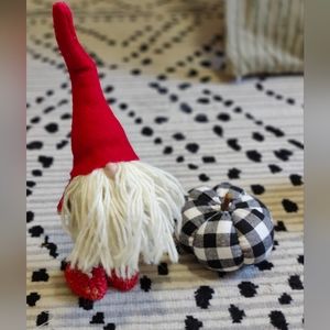 Holiday decor bundle.